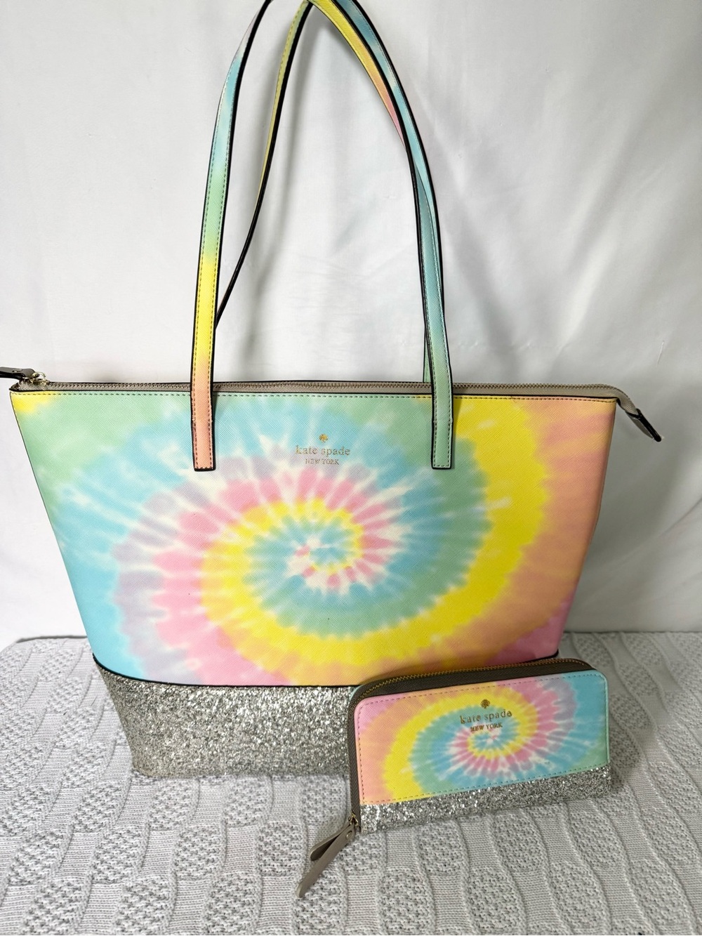 Kate Spade EUC tie dye glitter tote & wallet set